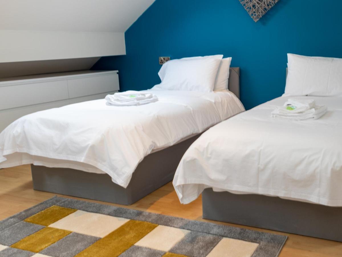 Pass The Keys Amazing, Newly Renovated 5Bedroom House Sleeps 10 Scarborough Zewnętrze zdjęcie